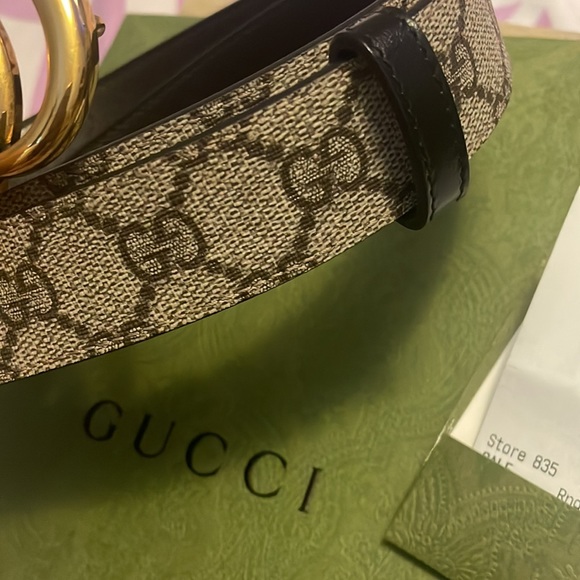 100% authentic Gucci belt comes with bag & receipts - Picture 3 of 4